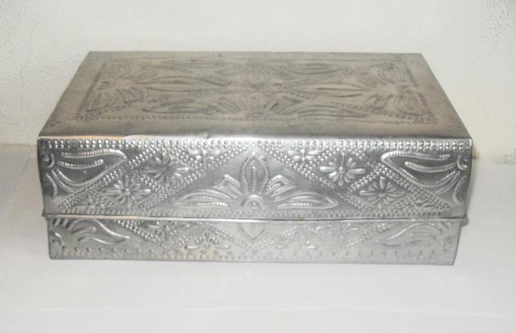 blikken doos / opbergdoos zilver / koektrommel / bewaarblik, Huis en Inrichting, Woonaccessoires | Overige, Zo goed als nieuw