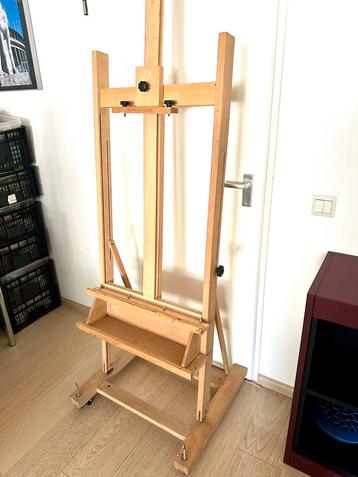 Royal Talens Beukenhouten atelier-schildersezel. Op wieltjes beschikbaar voor biedingen
