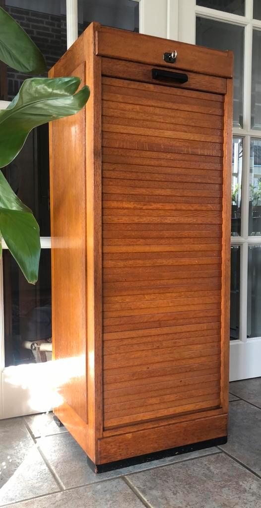 Zeer nette eiken rolluikkast met 9 lades !, Huis en Inrichting, Kasten | Roldeurkasten en Archiefkasten, Gebruikt, 100 tot 150 cm