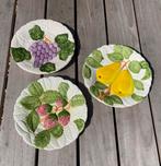 2 Fruit du jour shafford borden bordjes reliëf fruit druiven, Ophalen of Verzenden