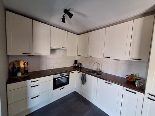 Hoekkeuken, gratis, Huis en Inrichting, Keuken | Complete keukens, Gebruikt, Hoekkeuken, Crème, Kunststof, Ophalen