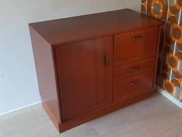 Vintage midcentury kastje Kempkes beschikbaar voor biedingen