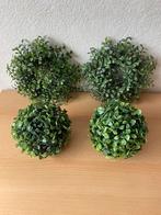 2 kunst buxus en 2 kransen., Ophalen of Verzenden, Zo goed als nieuw