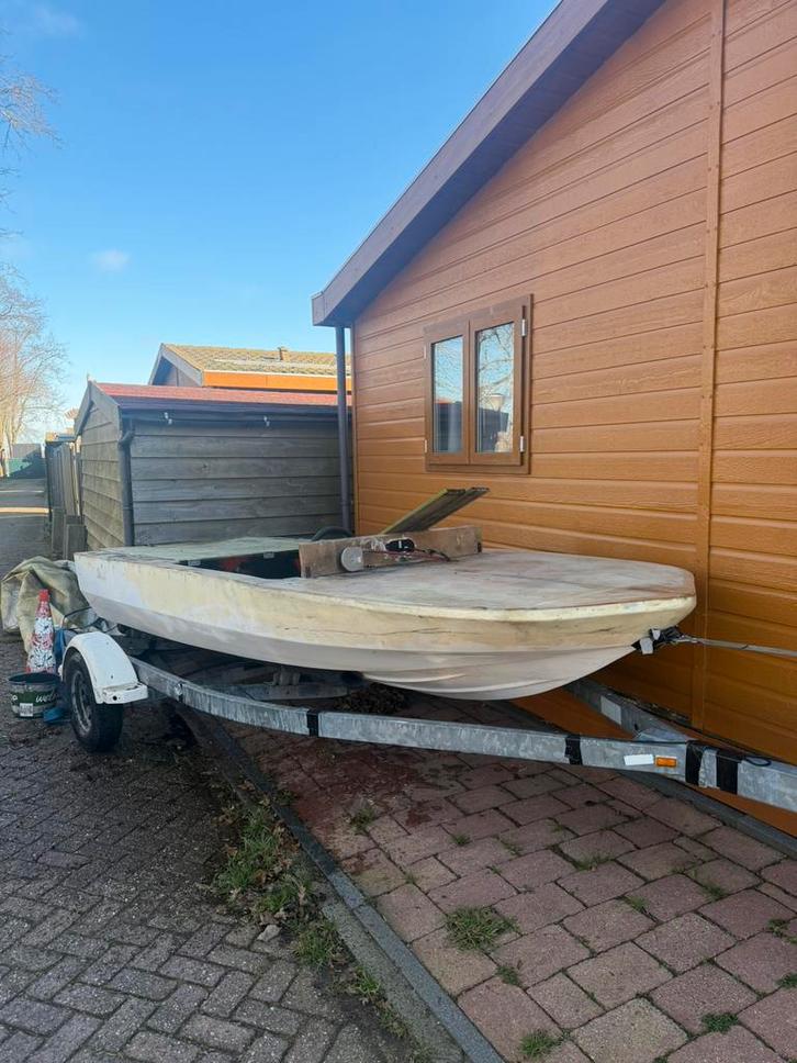 Jetboot (opknapper) + trailer, Watersport en Boten, Vis- en Consoleboten, Gebruikt, 70 pk of meer, 6 meter of meer, Benzine, Binnenboordmotor