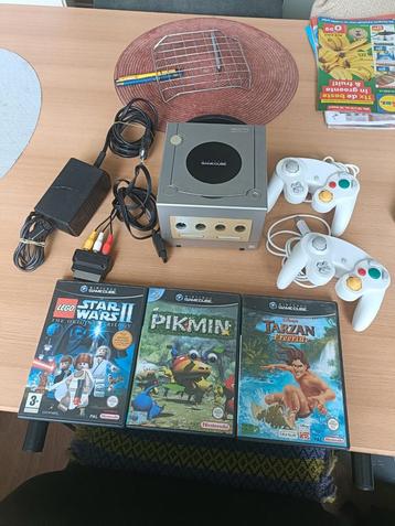 Nintendo GameCube met 2 controllers en games  beschikbaar voor biedingen