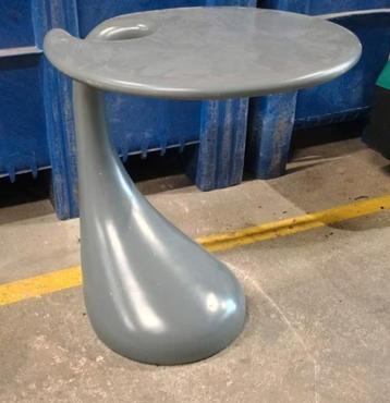 Space Age Bijzettafeltje beschikbaar voor biedingen