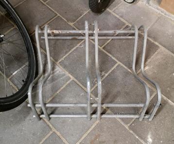 Fietsrek voor 3 fietsen beschikbaar voor biedingen