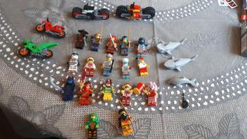 17 stuks lego poppetjes 4 motors en 3 haaien zie foto's zgan beschikbaar voor biedingen