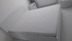 Mooie witte bed met opbergruimte, Ophalen, Wit, Tweepersoons, Zo goed als nieuw