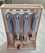 Nieuw lichtgrijsblauw 24-delig bestek aan rekje, Huis en Inrichting, Ophalen, Nieuw