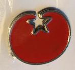 Pin tomaat socialistische partij, Verzamelen, Speldjes, Pins en Buttons, Ophalen of Verzenden