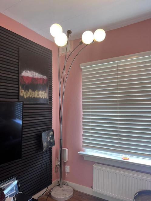 Design vloerlamp met marmeren voet – DOM Berlin, Huis en Inrichting, Lampen | Vloerlampen, Zo goed als nieuw, 150 tot 200 cm, Ophalen