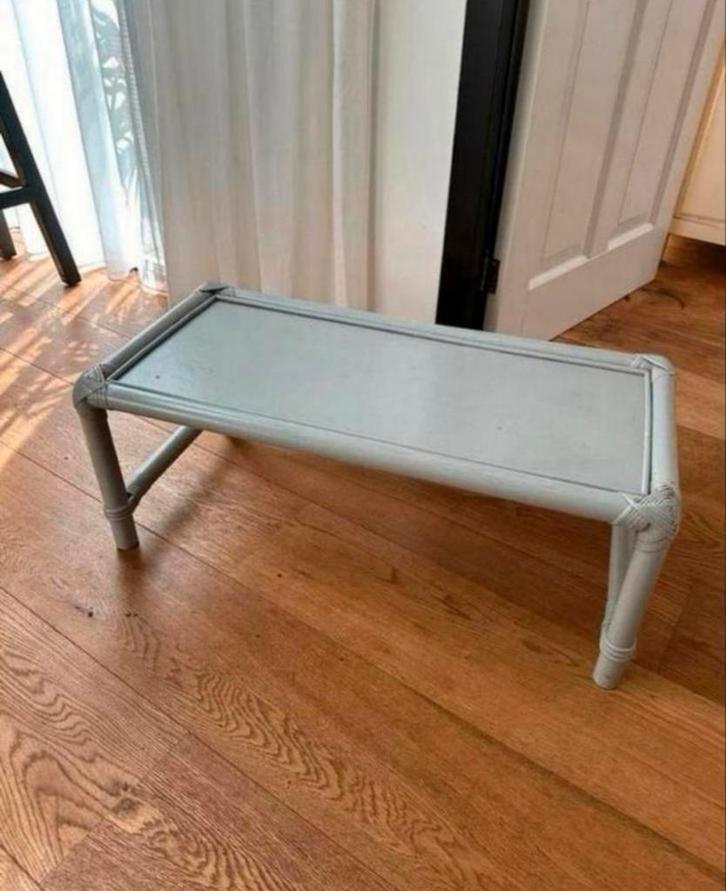 Lage salontafel van bamboe / bamboe salontafel grijs geverfd, Huis en Inrichting, Tafels | Salontafels, Zo goed als nieuw, Minder dan 50 cm