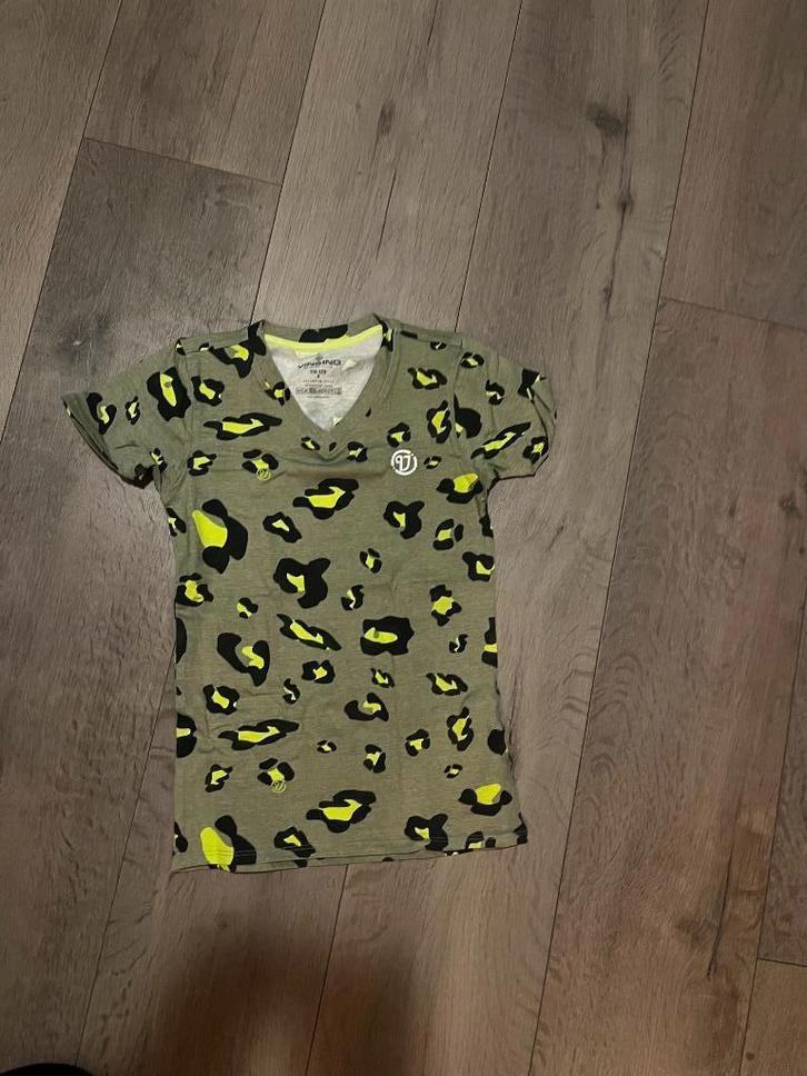 Vingino T-shirt met Luipaardprint maat S= 116-128 (advr 9, Kinderen en Baby's, Kinderkleding | Maat 116, Zo goed als nieuw, Jongen