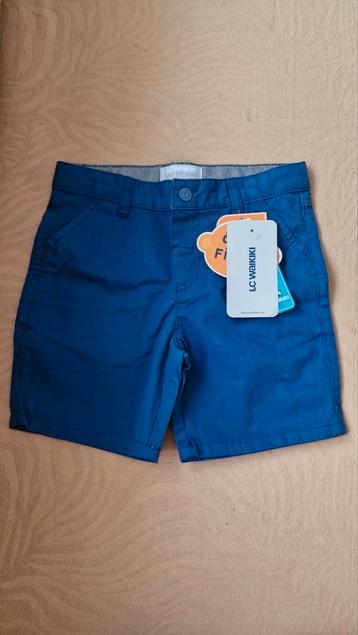 Korte broek (maat:98-104) beschikbaar voor biedingen