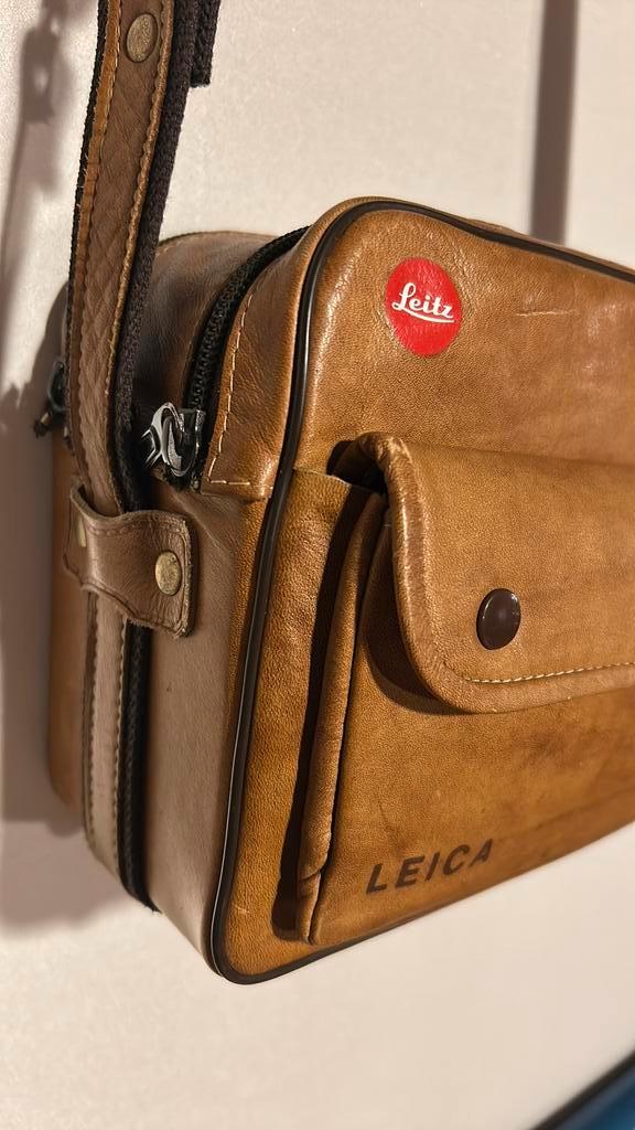 LEICA  FOTO CAMERA  SCHIUDERTAS., Audio, Tv en Foto, Fotocamera's Analoog, Zo goed als nieuw, Compact, Leica, Ophalen of Verzenden