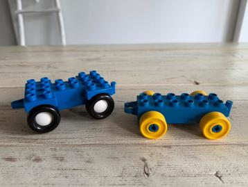 2 blauwe treinwagons/onderstellen/aanhangers LEGO DUPLO beschikbaar voor biedingen