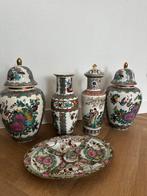Handgeschilderde Chinese porselein set. Rose Medaillon stijl, Antiek en Kunst, Antiek | Vazen, Ophalen of Verzenden