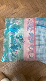 Indiaas kantha kussen gemaakt van oude sari’s vintage, Ophalen of Verzenden, Gebruikt, Vierkant