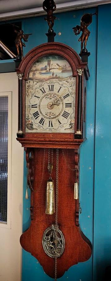 Antieke staartklok uit 1840/1860 periode  beschikbaar voor biedingen
