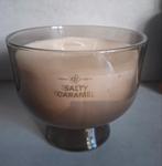 Grote geurkaars met 3 lonten in de reuk salty caramel, Overige materialen, Crème, Nieuw, Ophalen of Verzenden