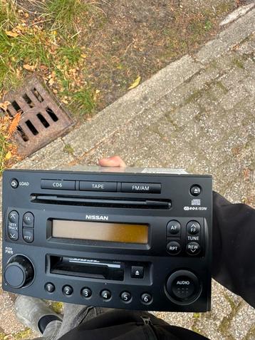 Nissan patrol 3.0 GR radio orginele staat beschikbaar voor biedingen