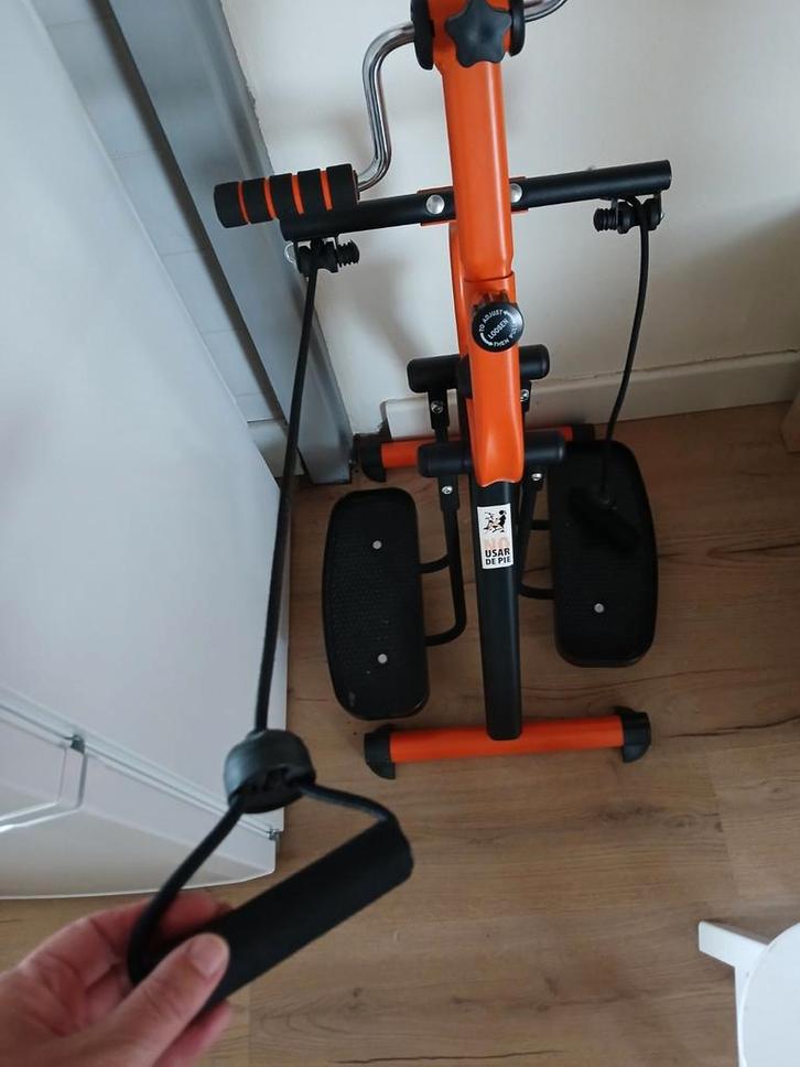 Compacte Crosstrainer vanuit zitpositie met Trekkoorden, Sport en Fitness, Fitnessapparatuur, Zo goed als nieuw, Crosstrainer
