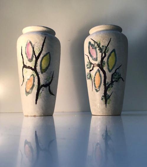 Mooie vintage retro set keramiek vazen met bloemen motief, Huis en Inrichting, Woonaccessoires | Vazen, Zo goed als nieuw, Minder dan 50 cm