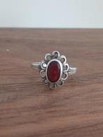 Zilveren ring met granaat, ringmaat 15, Sieraden, Tassen en Uiterlijk, Ringen, Ophalen of Verzenden