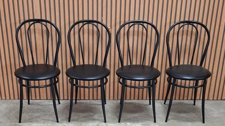 22 x Vintage cafestoelen zwart cafe stoelen Thonet metaal, Huis en Inrichting, Stoelen, Zo goed als nieuw, Vijf, Zes of meer stoelen