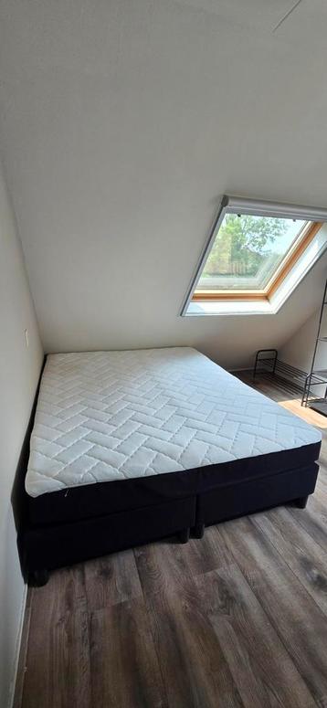 Nette boxspring 160*200 incl. hoofdbord. Factuur aanwezig! beschikbaar voor biedingen