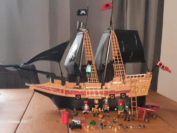 PLAYMOBIL PIRATENSCHIP MET HEEL VEEL EXTRA'S  beschikbaar voor biedingen