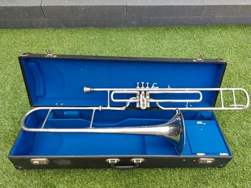 F Besson ventiel trombone, Muziek en Instrumenten, Blaasinstrumenten | Trombones, Gebruikt, Met koffer, Ophalen