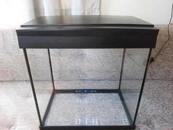 Superfish aqua 30 led. 38l 35h 22b beschikbaar voor biedingen