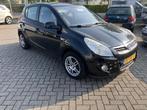 Hyundai i20 1.2i DynamicVersion Motor defect, Gebruikt, 4 cilinders, Zwart, Origineel Nederlands
