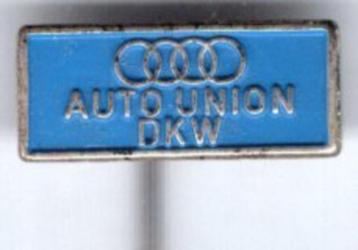 Auto Union DKW blauw op zilverkleurig auto speldje ( A_046a) beschikbaar voor biedingen