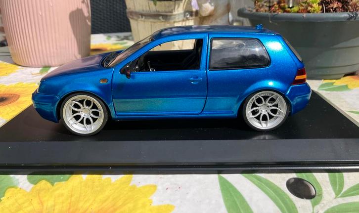 Golf 4 custom getuned v6, Hobby en Vrije tijd, Modelauto's | 1:18, Gebruikt, Auto, Revell, Ophalen of Verzenden