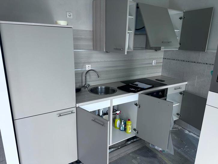 Complete keuken met inbouwapparatuur - Zelf afbouwen, Huis en Inrichting, Keuken | Complete keukens, Gebruikt, Overige typen, Grijs