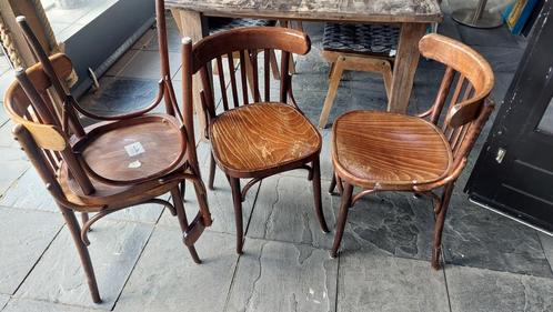 4 caféstoelen soort thonet,selection norm Tilburg Holland, Huis en Inrichting, Stoelen, Gebruikt, Vier, Hout, Bruin, Ophalen
