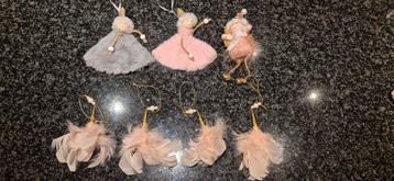 Elfjesachtige Kersthangers zachtroze met goud beschikbaar voor biedingen