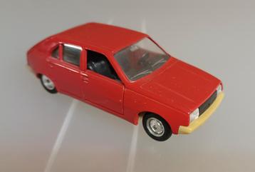 Solido Renault R14  beschikbaar voor biedingen