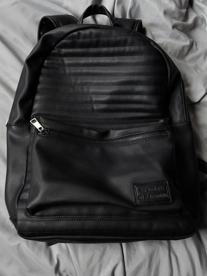 Zwarte leren rugzak, Sieraden, Tassen en Uiterlijk, Tassen | Rugtassen, Nieuw, Overige merken, 25 tot 40 cm, 30 tot 45 cm, Verzenden