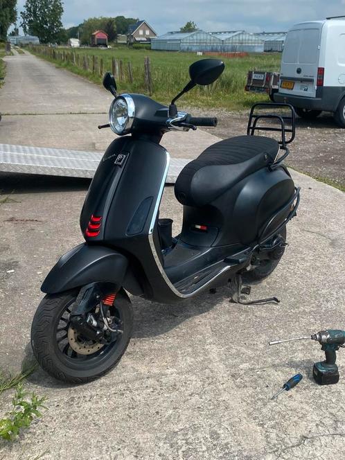 Nette Vespa primavera 4t 2v Brom, Fietsen en Brommers, Scooters | Vespa, Zo goed als nieuw, Overige modellen, Maximaal 45 km/u