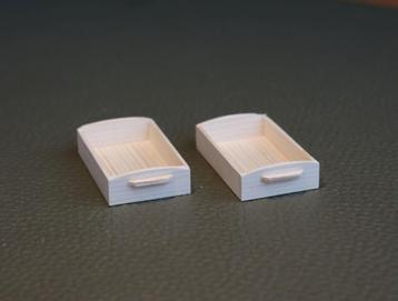 Handgemaakte houten dienbladen.  beschikbaar voor biedingen