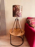 Prachtige schemerlamp  met voet van light en living zgan, Ophalen, Industriel maar past  bij vele stijlen, Zo goed als nieuw, Stof
