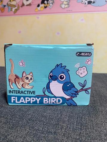 Nieuwe levensechte bewegende vogel kattenspeelgoed beschikbaar voor biedingen