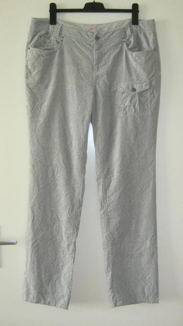 NIEUWE zilvergrijze velours broek met crinkle van DIDI, XXL. beschikbaar voor biedingen