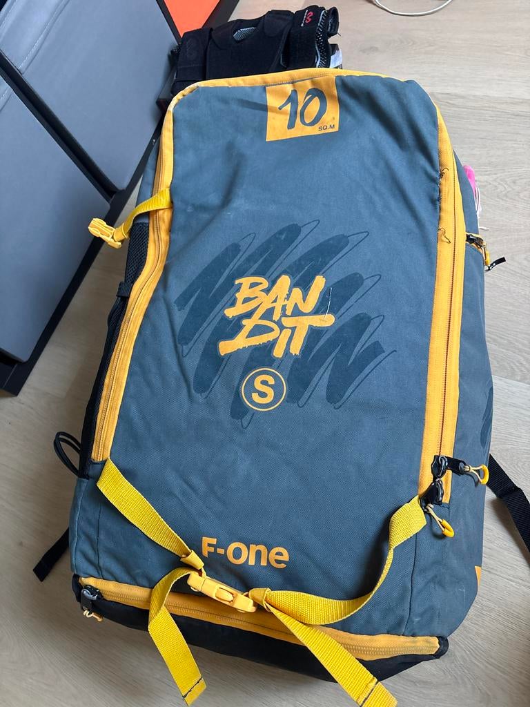 F-One Bandit S 10m² Kite met Fone linx bar, Watersport en Boten, Kitesurfen, Ophalen, Gebruikt, Bar, 10 m²