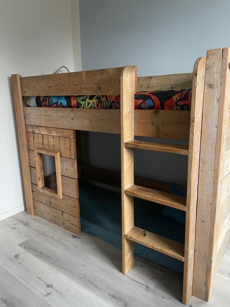 Houten hoog slaper, Kinderen en Baby's, Ophalen of Verzenden, Zo goed als nieuw, Hoogslaper