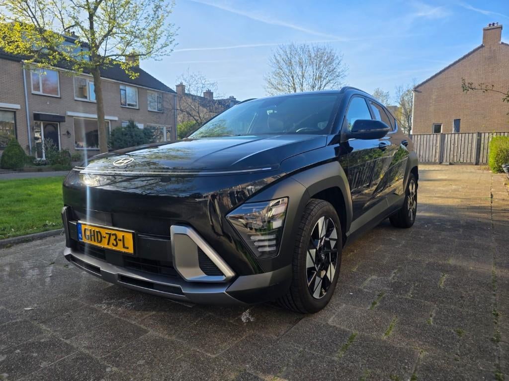 Hyundai Kona Hybrid 2024 Zwart Dealer Onderhouden Rotterdam, Stof, Zwart, Zwart, Origineel Nederlands
